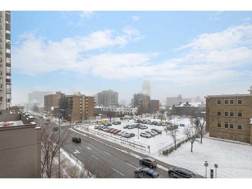 407-1118 12 Avenue Sw, Calgary, AB - Outdoor With View