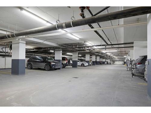 407-1118 12 Avenue Sw, Calgary, AB - Indoor Photo Showing Garage