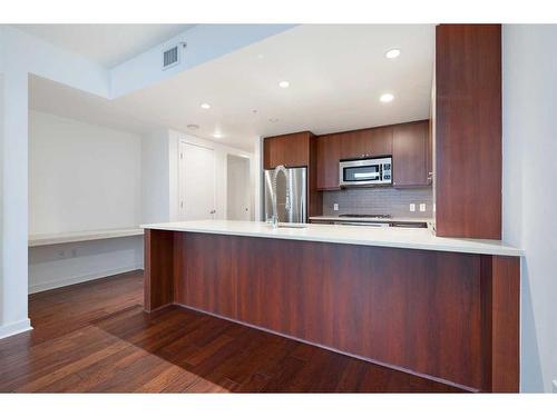 407-1118 12 Avenue Sw, Calgary, AB - Indoor Photo Showing Kitchen