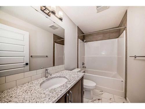 320 Homestead Grove Ne, Calgary, AB - Indoor Photo Showing Bathroom