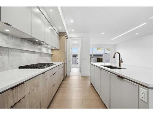 721 36 Street Nw, Calgary, AB - Indoor Photo Showing Kitchen With Upgraded Kitchen