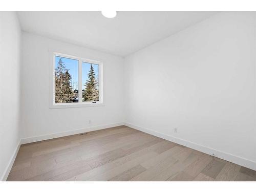 721 36 Street Nw, Calgary, AB - Indoor Photo Showing Other Room