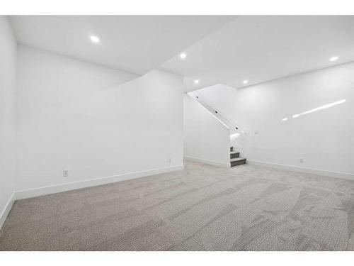 721 36 Street Nw, Calgary, AB - Indoor Photo Showing Other Room