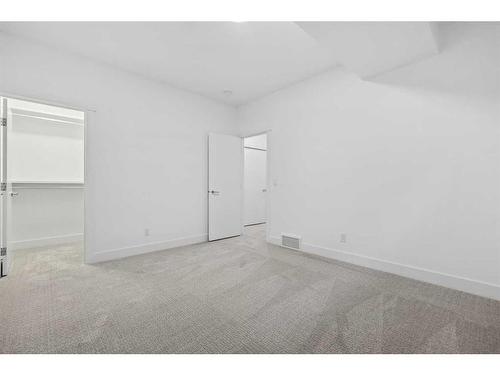 721 36 Street Nw, Calgary, AB - Indoor Photo Showing Other Room