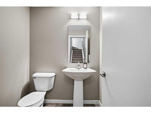 71 Copperpond Close Se, Calgary, AB - Indoor Photo Showing Bathroom