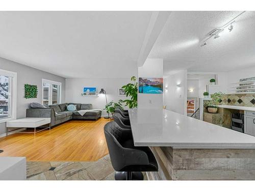 51 Lake Wapta Rise Se, Calgary, AB - Indoor Photo Showing Living Room