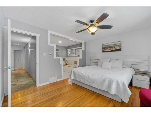 51 Lake Wapta Rise Se, Calgary, AB - Indoor Photo Showing Bedroom