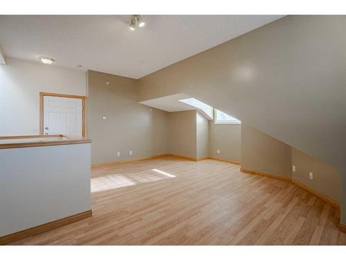 226-1920 14 Avenue Ne, Calgary, AB - Indoor Photo Showing Other Room