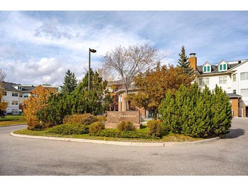 226-1920 14 Avenue Ne, Calgary, AB - Outdoor