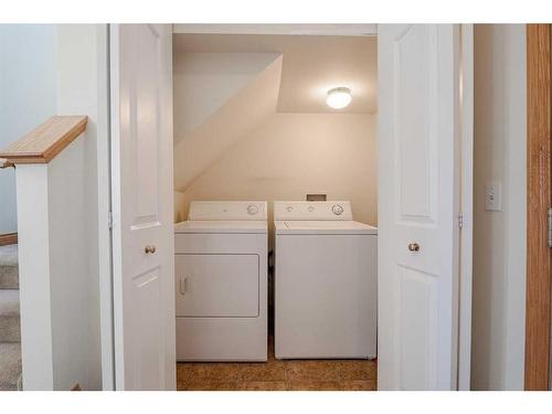 226-1920 14 Avenue Ne, Calgary, AB - Indoor Photo Showing Laundry Room