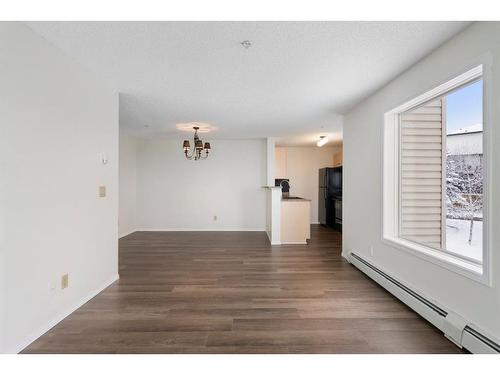 4214-1620 70 Street Se, Calgary, AB - Indoor Photo Showing Other Room