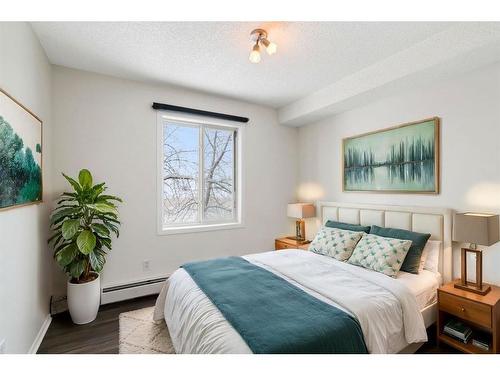 4214-1620 70 Street Se, Calgary, AB - Indoor Photo Showing Bedroom