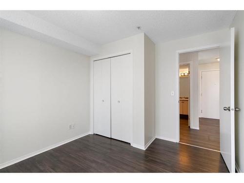 4214-1620 70 Street Se, Calgary, AB - Indoor Photo Showing Other Room