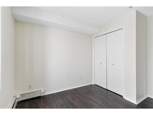 4214-1620 70 Street Se, Calgary, AB - Indoor Photo Showing Other Room