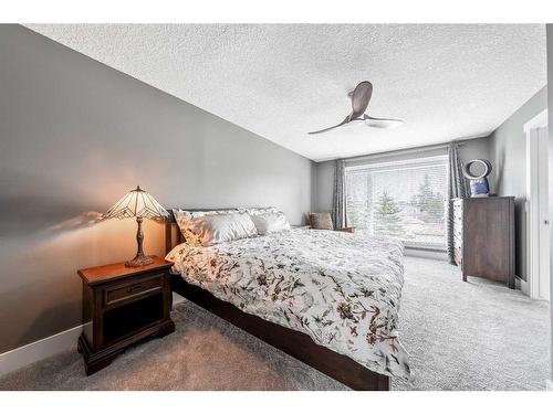 1414 26A Street Sw, Calgary, AB - Indoor Photo Showing Bedroom