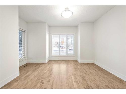 1414 26A Street Sw, Calgary, AB - Indoor Photo Showing Other Room