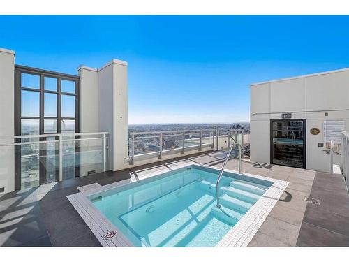 805-901 10 Avenue Sw, Calgary, AB - Outdoor With In Ground Pool With Exterior