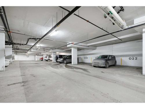 805-901 10 Avenue Sw, Calgary, AB - Indoor Photo Showing Garage