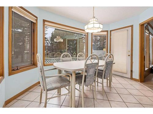 99 Oakmount Court Sw, Calgary, AB - Indoor Photo Showing Dining Room