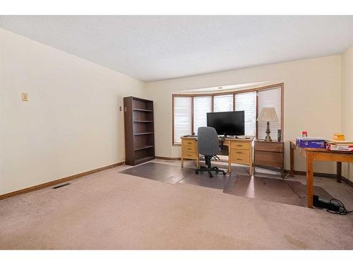 99 Oakmount Court Sw, Calgary, AB - Indoor Photo Showing Office