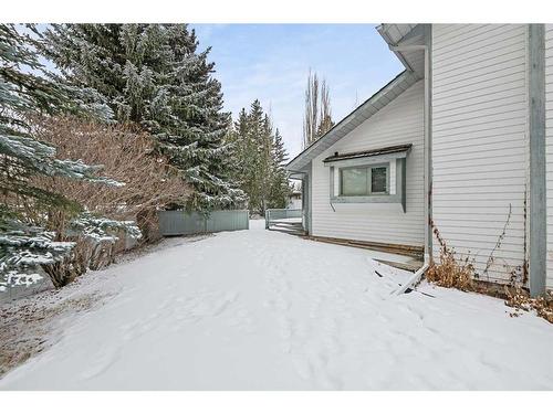 99 Oakmount Court Sw, Calgary, AB - Outdoor