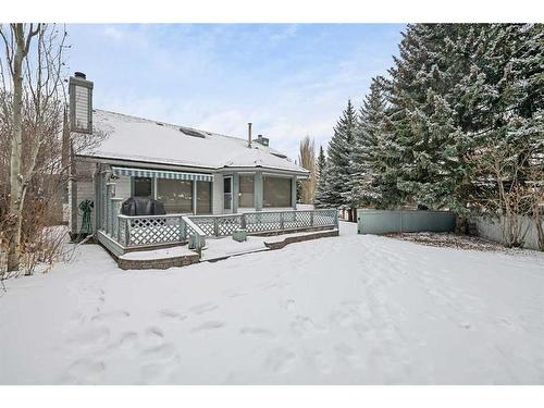 99 Oakmount Court Sw, Calgary, AB - Outdoor