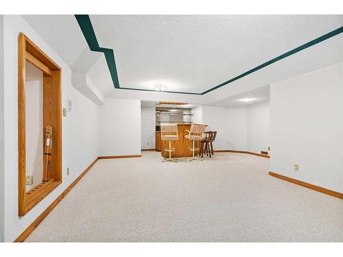 99 Oakmount Court Sw, Calgary, AB - Indoor Photo Showing Other Room