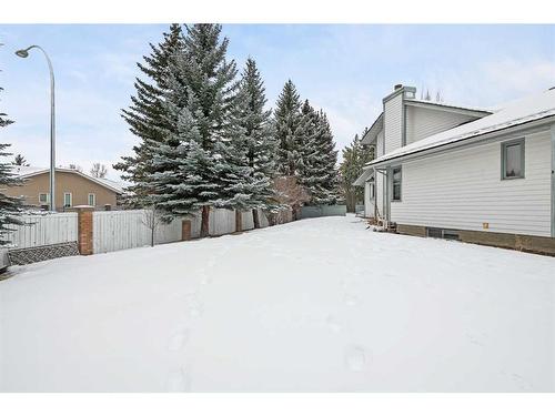 99 Oakmount Court Sw, Calgary, AB - Outdoor