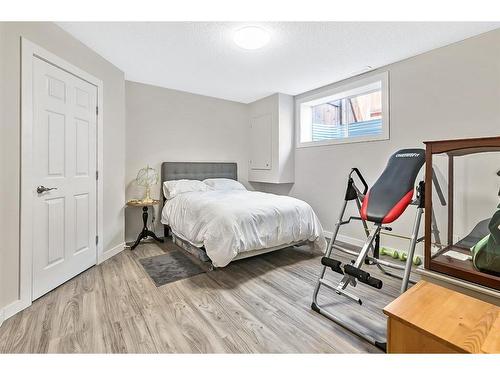 336 Willow Ridge Manor, Diamond Valley, AB - Indoor Photo Showing Bedroom