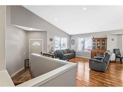 336 Willow Ridge Manor, Diamond Valley, AB - Indoor Photo Showing Living Room