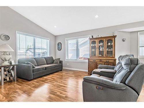 336 Willow Ridge Manor, Diamond Valley, AB - Indoor Photo Showing Living Room