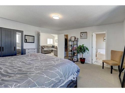 42 Royal Birch Terrace Nw, Calgary, AB - Indoor Photo Showing Bedroom