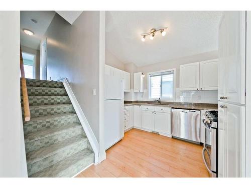 165 Harvest Rose Circle Ne, Calgary, AB - Indoor Photo Showing Kitchen