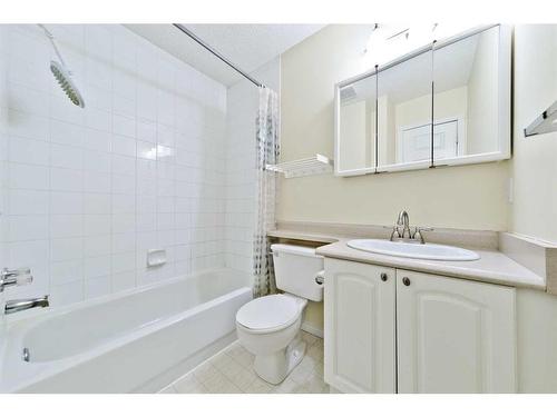 165 Harvest Rose Circle Ne, Calgary, AB - Indoor Photo Showing Bathroom