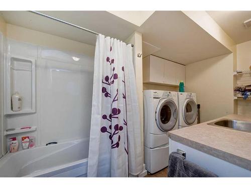 165 Harvest Rose Circle Ne, Calgary, AB - Indoor Photo Showing Laundry Room