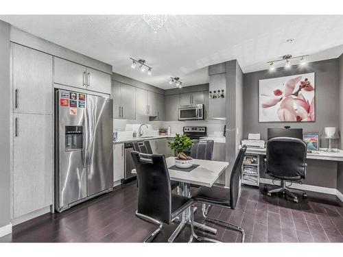 5305-302 Skyview Ranch Drive Ne, Calgary, AB - Indoor Photo Showing Other Room