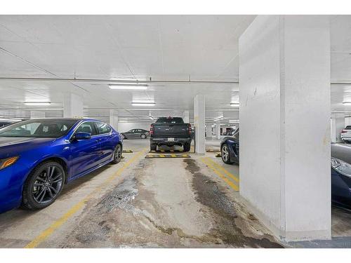 812-222 Riverfront Avenue Sw, Calgary, AB - Indoor Photo Showing Garage