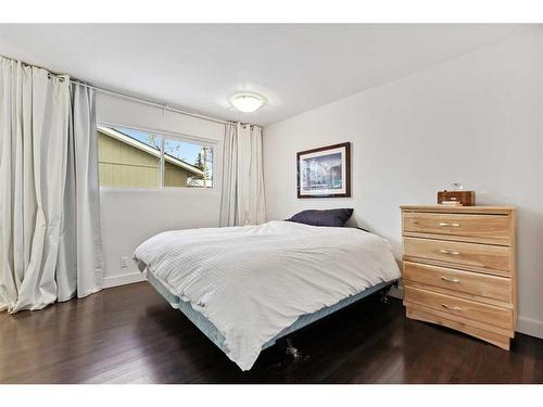 455 Cedarpark Drive Sw, Calgary, AB - Indoor Photo Showing Bedroom