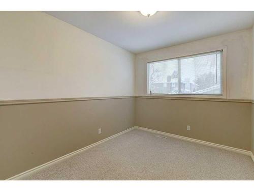 14547 Parkland Boulevard Se, Calgary, AB - Indoor Photo Showing Other Room