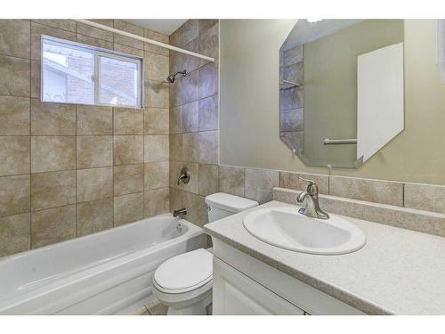 14547 Parkland Boulevard Se, Calgary, AB - Indoor Photo Showing Bathroom