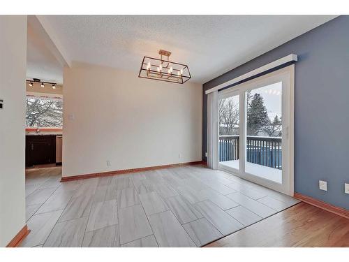 9927 5 Street Se, Calgary, AB - Indoor Photo Showing Other Room