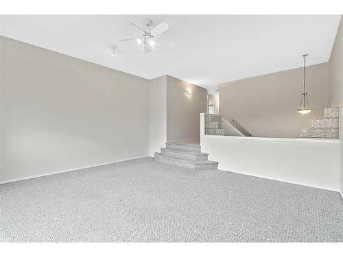 265 Somerside Park Sw, Calgary, AB - Indoor Photo Showing Other Room