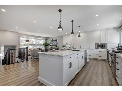 6616 34 Street Sw, Calgary, AB - Indoor Photo Showing Kitchen With Upgraded Kitchen