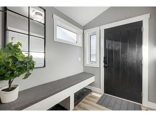 6616 34 Street Sw, Calgary, AB - Indoor Photo Showing Other Room