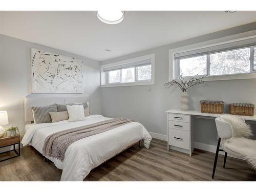 6616 34 Street Sw, Calgary, AB - Indoor Photo Showing Bedroom