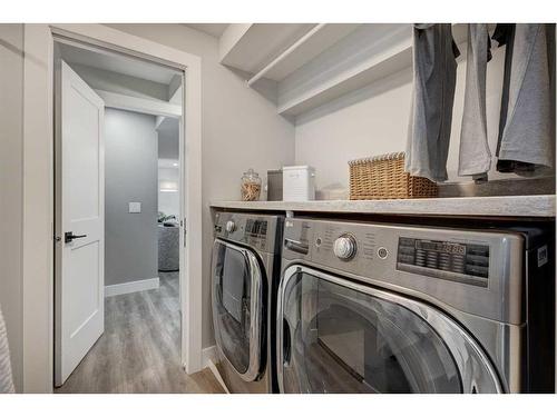 6616 34 Street Sw, Calgary, AB - Indoor Photo Showing Laundry Room