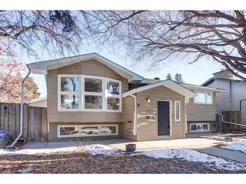 6616 34 Street Sw, Calgary, AB - Outdoor