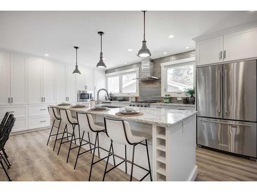 6616 34 Street Sw, Calgary, AB - Indoor Photo Showing Kitchen With Upgraded Kitchen