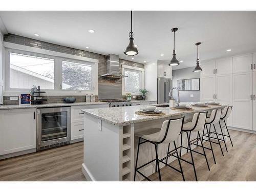 6616 34 Street Sw, Calgary, AB - Indoor Photo Showing Kitchen With Upgraded Kitchen