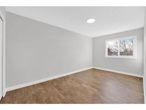 18-175 Manora Place Ne, Calgary, AB - Indoor Photo Showing Other Room